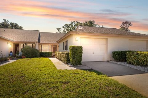 Condo in New Port Richey, Florida, 2 bedrooms № 2143308