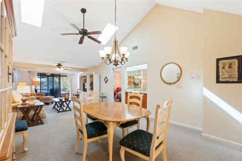 Condo in New Port Richey, Florida, 2 bedrooms  № 2143308 - photo 15