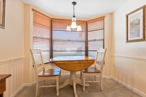 Condo in New Port Richey, Florida, 2 bedrooms  № 2143308 - photo 9