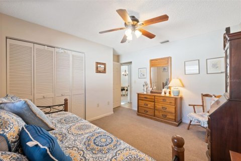 Condo in New Port Richey, Florida, 2 bedrooms  № 2143308 - photo 23