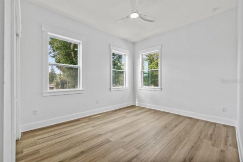 House in Saint Petersburg, Florida 4 bedrooms, 213.3 sq.m. № 1878339 - photo 30