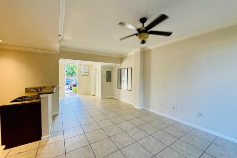Condo in Riviera Beach, Florida, 2 bedrooms  № 2191126 - photo 7