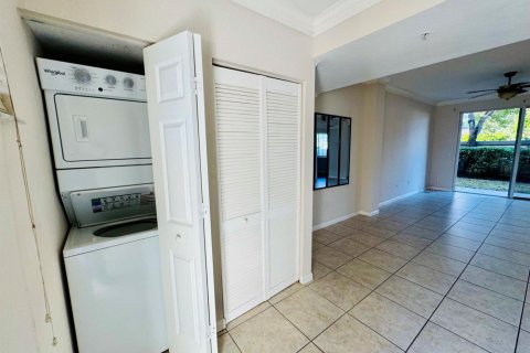 Condo in Riviera Beach, Florida, 2 bedrooms  № 2191126 - photo 3