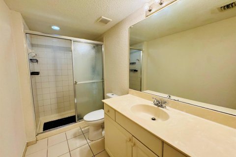 Condo in Riviera Beach, Florida, 2 bedrooms  № 2191126 - photo 11