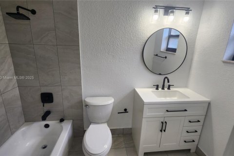 House in Miami Gardens, Florida 3 bedrooms, 133.78 sq.m. № 1790793 - photo 26