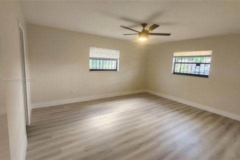 House in Miami Gardens, Florida 3 bedrooms, 133.78 sq.m. № 1790793 - photo 22
