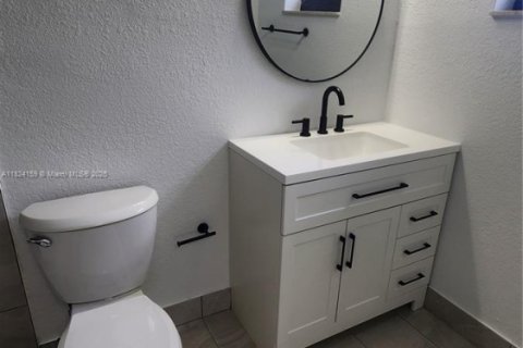 House in Miami Gardens, Florida 3 bedrooms, 133.78 sq.m. № 1790793 - photo 24