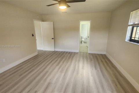 House in Miami Gardens, Florida 3 bedrooms, 133.78 sq.m. № 1790793 - photo 27