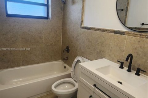 House in Miami Gardens, Florida 3 bedrooms, 133.78 sq.m. № 1790793 - photo 23