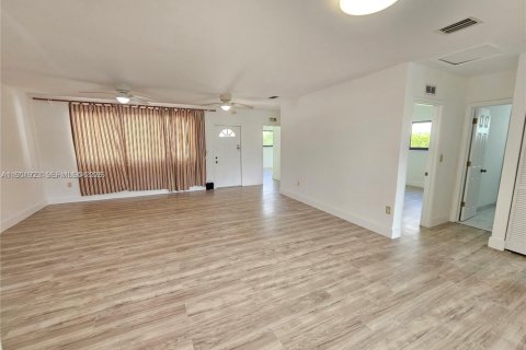 Купить виллу или дом в Мирамар, Флорида 3 спальни, 140.75м2, № 2006413 - фото 7