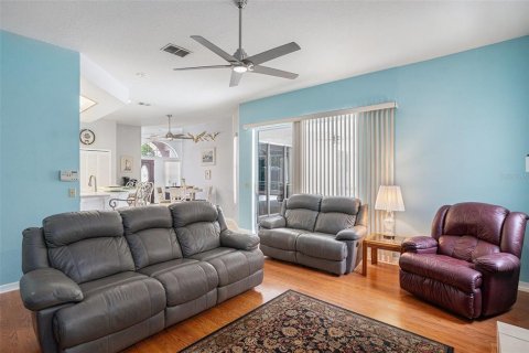 Casa en venta en Land O' Lakes, Florida, 3 dormitorios, 169.36 m2 № 1913360 - foto 6