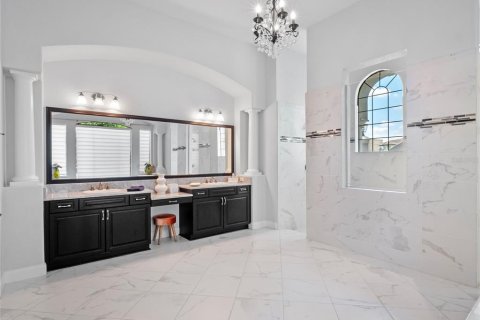 House in Windermere, Florida 5 bedrooms, 627.37 sq.m. № 1744602 - photo 24