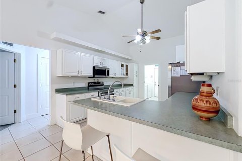 House in Ocala, Florida 3 bedrooms, 194.26 sq.m. № 2206563 - photo 18