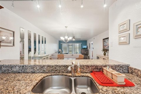 Copropriété à vendre à Punta Gorda, Floride: 2 chambres, 107.12 m2 № 1591537 - photo 12