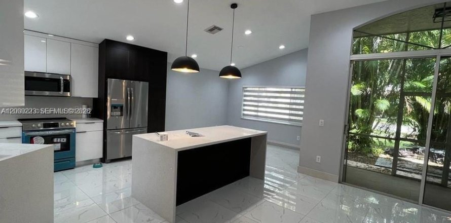 Casa en Pembroke Pines, Florida 4 dormitorios, 200.11 m2 № 2074633