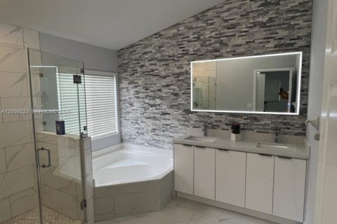 Casa en alquiler en Pembroke Pines, Florida, 4 dormitorios, 200.11 m2 № 2074633 - foto 7