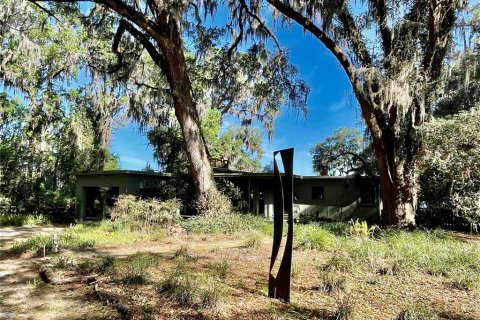 House in Gainesville, Florida 2 bedrooms, 157.1 sq.m. № 2216658 - photo 2