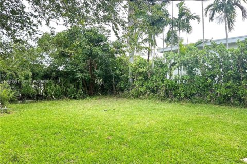 Villa ou maison à louer à Miami, Floride: 3 chambres, 109.81 m2 № 2025292 - photo 9