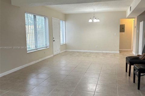 Villa ou maison à Miami, Floride 3 chambres, 109.81 m2 № 2025292