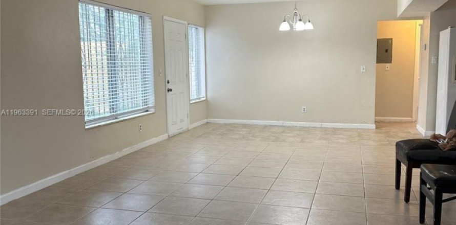 Villa ou maison à Miami, Floride 3 chambres, 109.81 m2 № 2025292