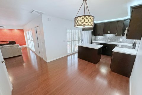 Adosado en venta en Plantation, Florida, 2 dormitorios, 127.46 m2 № 1799333 - foto 7