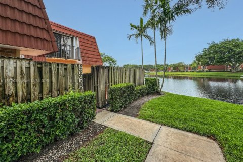 Adosado en venta en Plantation, Florida, 2 dormitorios, 127.46 m2 № 1799333 - foto 2