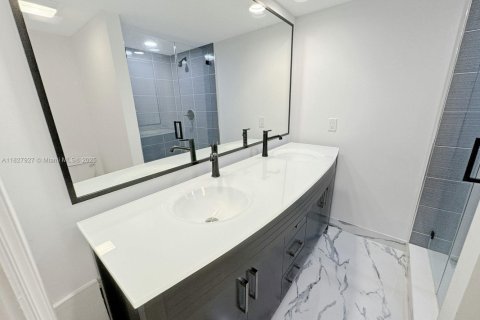 Adosado en venta en Plantation, Florida, 2 dormitorios, 127.46 m2 № 1799333 - foto 21