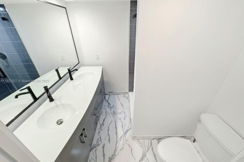 Adosado en venta en Plantation, Florida, 2 dormitorios, 127.46 m2 № 1799333 - foto 23