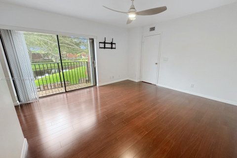 Adosado en venta en Plantation, Florida, 2 dormitorios, 127.46 m2 № 1799333 - foto 19
