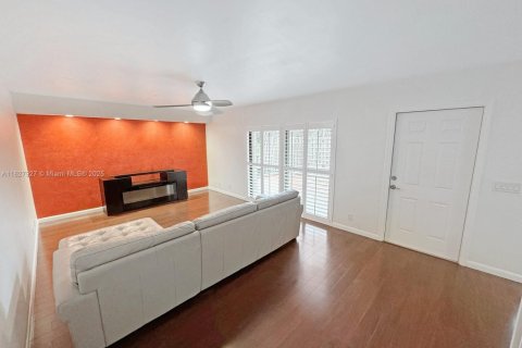 Adosado en venta en Plantation, Florida, 2 dormitorios, 127.46 m2 № 1799333 - foto 3