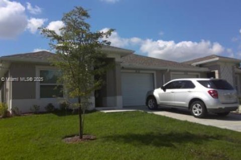 Купить коммерческую недвижимость в Лихай-Эйкерс, Флорида № 1930912 - фото 2