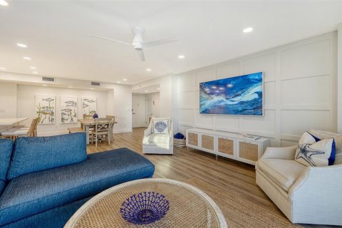 Condo in Sarasota, Florida, 2 bedrooms  № 2379021 - photo 9