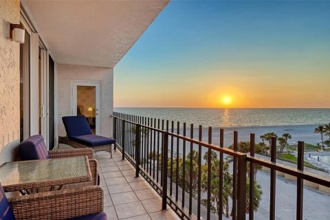 Condo in Sarasota, Florida, 2 bedrooms  № 2379021