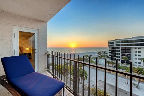 Condo in Sarasota, Florida, 2 bedrooms  № 2379021 - photo 26