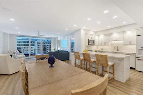 Condo in Sarasota, Florida, 2 bedrooms  № 2379021 - photo 8