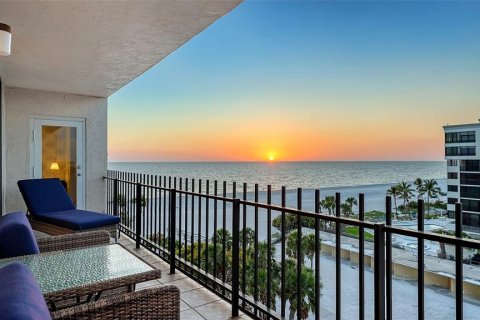 Condo in Sarasota, Florida, 2 bedrooms  № 2379021 - photo 11