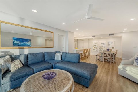 Condo in Sarasota, Florida, 2 bedrooms  № 2379021 - photo 5