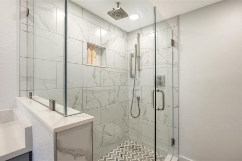 Condo in Sarasota, Florida, 2 bedrooms  № 2379021 - photo 18