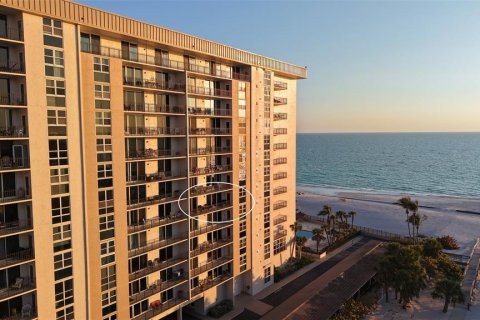 Condo in Sarasota, Florida, 2 bedrooms  № 2379021 - photo 27