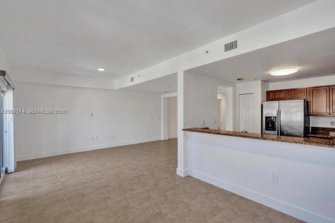 Townhouse in Doral, Florida 3 bedrooms, 116.69 sq.m. № 2076578 - photo 7