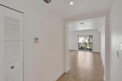 Townhouse in Doral, Florida 3 bedrooms, 116.69 sq.m. № 2076578 - photo 16