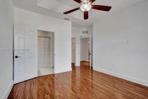Townhouse in Doral, Florida 3 bedrooms, 116.69 sq.m. № 2076578 - photo 10