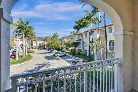 Townhouse in Doral, Florida 3 bedrooms, 116.69 sq.m. № 2076578