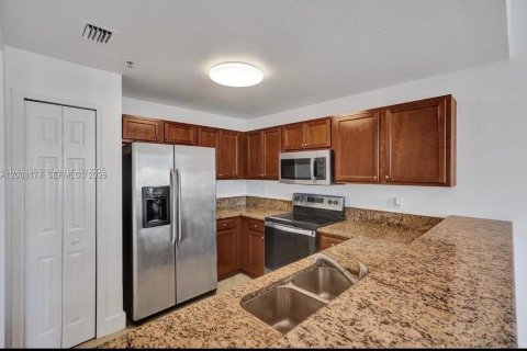 Townhouse in Doral, Florida 3 bedrooms, 116.69 sq.m. № 2076578 - photo 3