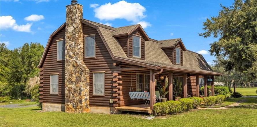 Villa ou maison à DeLand, Floride 3 chambres, 218.32 m2 № 2389352