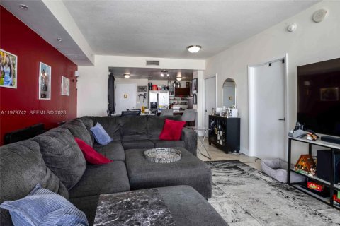 Condo in Miami, Florida, 1 bedroom  № 2046250 - photo 12