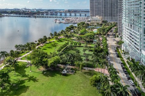 Condo in Miami, Florida, 1 bedroom  № 2046250 - photo 29