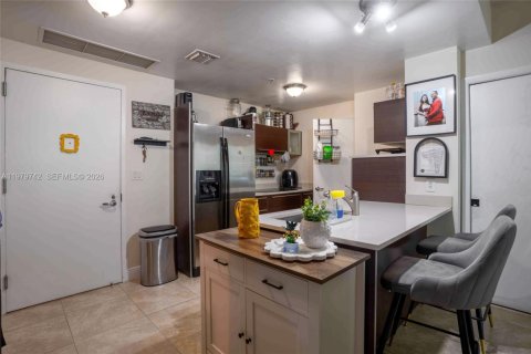 Condo in Miami, Florida, 1 bedroom  № 2046250 - photo 5