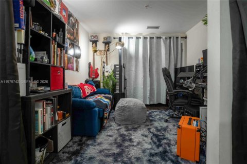 Condo in Miami, Florida, 1 bedroom  № 2046250 - photo 21