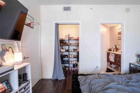 Condo in Miami, Florida, 1 bedroom  № 2046250 - photo 18